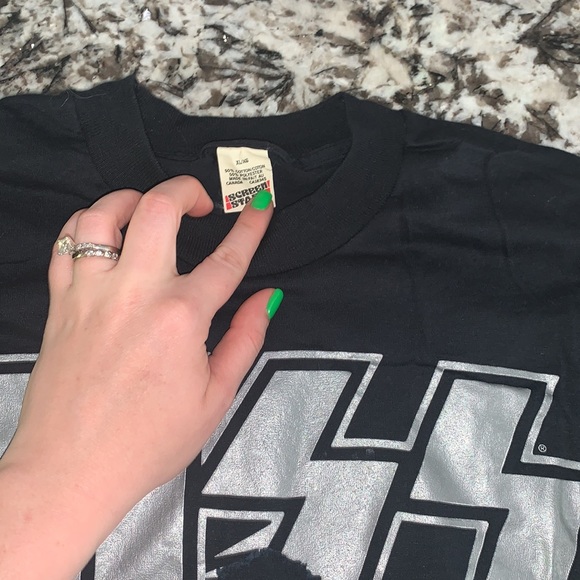 Vintage Kiss band tee - Picture 2 of 5